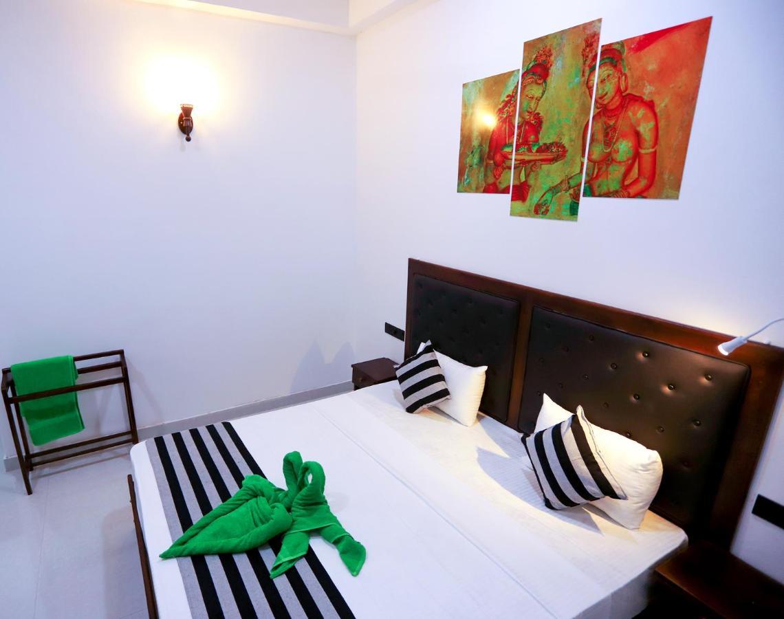 Hotel Milano Grand Dambulla Esterno foto