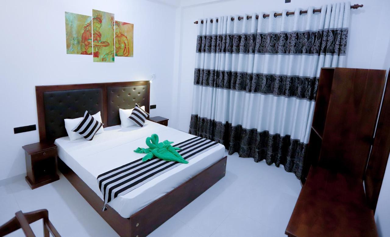 Hotel Milano Grand Dambulla Esterno foto