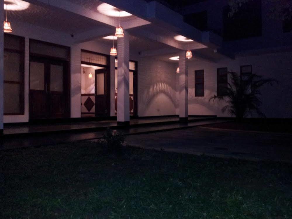 Hotel Milano Grand Dambulla Esterno foto